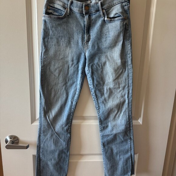 MOTHER The Rascal Ankle Snippet Mid Rise Crop Jeans in Tinge Light Wash - Picture 10 of 10